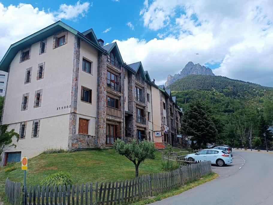 Balaitus Petfriendly - Arafita Apartamentos Sallent De Gallego Luaran gambar